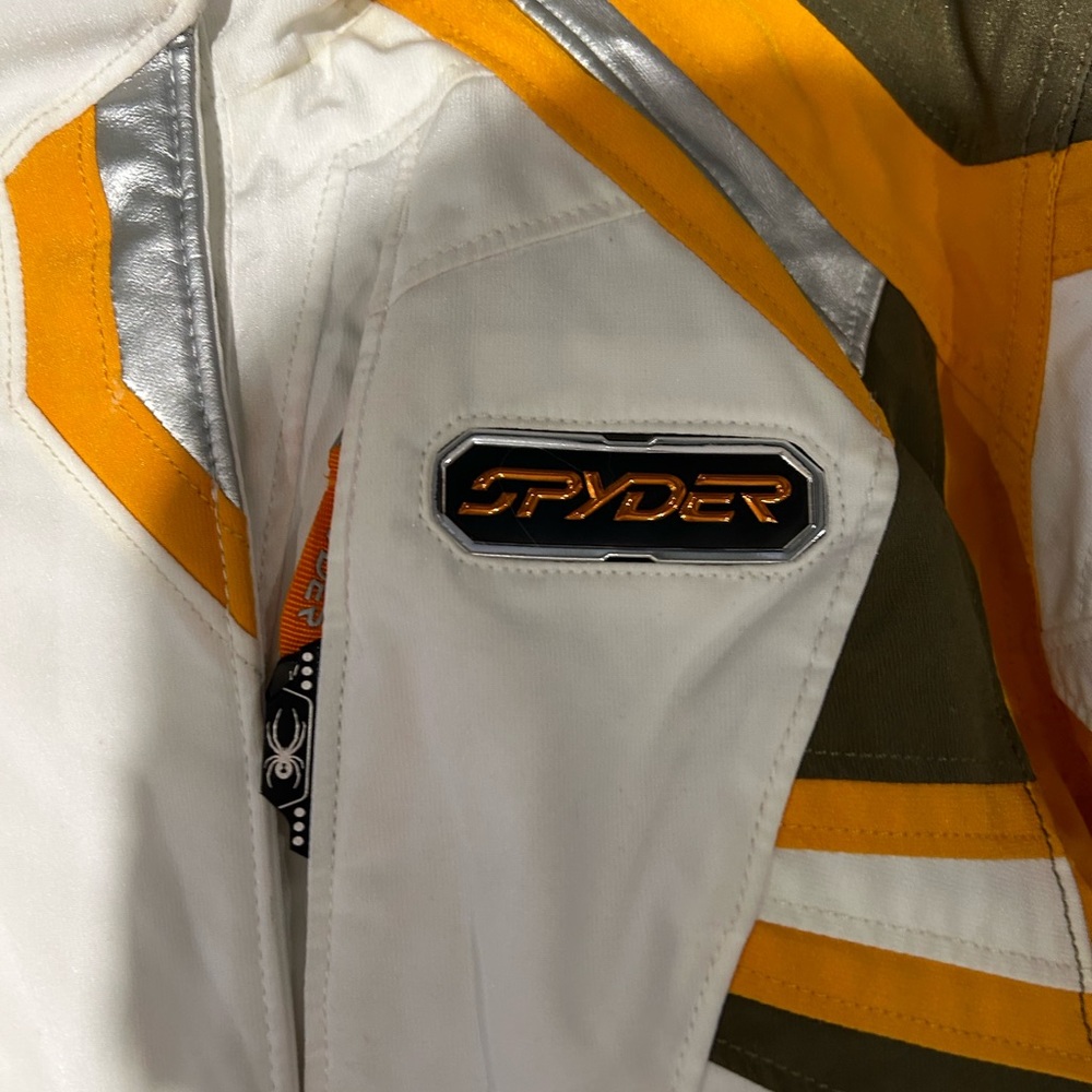 Woman’s Size 8 Spyder Jacket